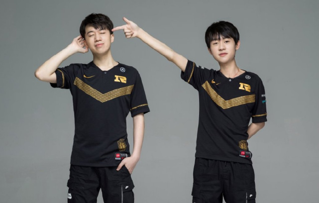 多潜在的青 多潜在的青