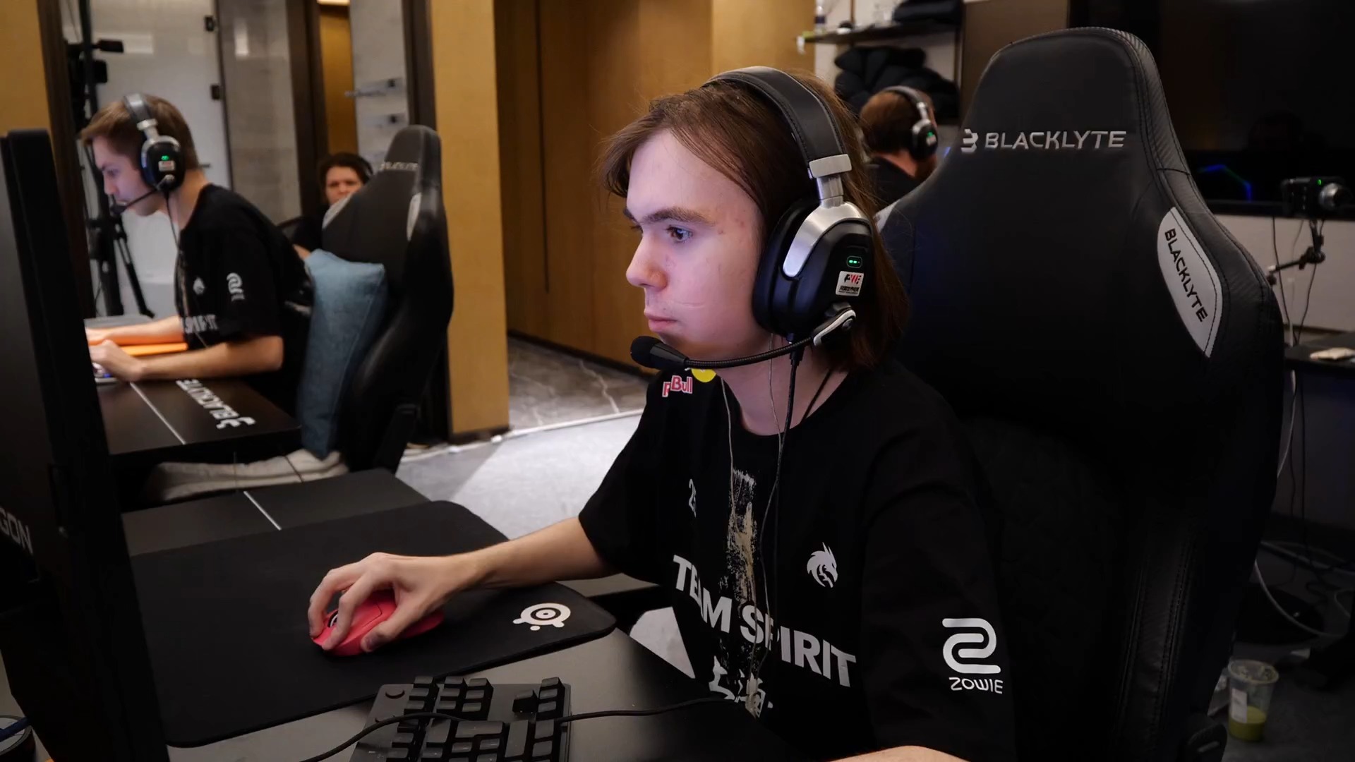 女性参与体 女性参与体